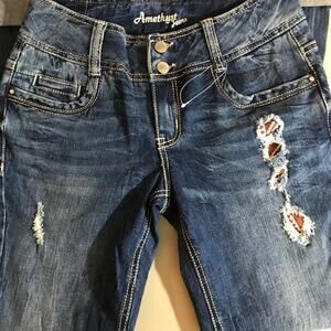 Amethyst Low rise Distressed Cuffed Leg Womens Jeans Size 28x26.5